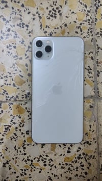 ايفون 11برو ماكس ذاكره 256   بطاريه 76   شرط مو مفتوح ولا يعبر هوه بس ...