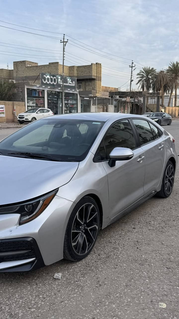 السلام عليكم
كورلا 22 SE امريكي

رقم بغداد

مواصفات رياضية 

ويل كب حجم 18

محرك 2000

كير 6 نمر CVT  

تحكم ستيرن 

اشاير بالمري

فول حساسات 

رادار ، مانع تصادم 

وبقية المواصفات المعروفه 

ماشيه 53،000 كيلو

حادثها جاملغ وبنيد جهة العبري بدون دواخل 

السعر 140 بيها مجال للشراي

التواصل ( *********** واتساب/ اتصال )
