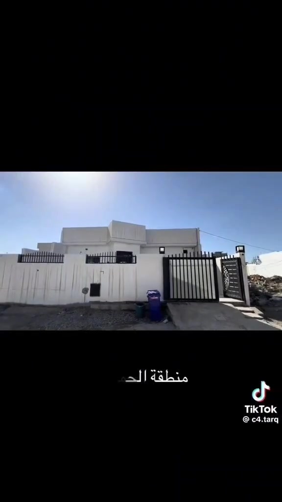 دار للبيع مساحه 230 متر موقع مميز منطقه الحمزلي قريب بنزخانه ع شارع دار نظام تبريد مركزي وايه ستفسار اتصل ع رقم ***********
