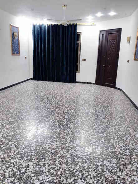 السلام عليكم
عندي بيت في بغداد للمراوس بيت بالفلوجة  المساحة الكلية 600ومساحة البناء 225 نوع العقار اصلاح زراعي 117 واقع في منطقة الدورة البعيثة للاستفسار اتصل ***********
