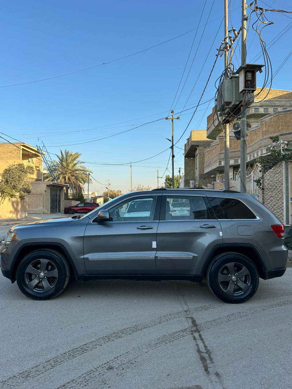 شلونكم اخوان * للبيع او المراوس حسب الاتفاق
جيب لاريدو موديل ٢٠١١ رقم بغداد دولي حادثها جاملغ فقط ومصبوغة عام فرن درجة اولى بسبب جراد وسونارها مرفق معجون قليل بيها مكينة ٦ السياره مناقصها شي السعر ١٤٥ وبيها مجال للطيبين العنوان بابل المسيب ***********  *********** المحاويل, بابل
