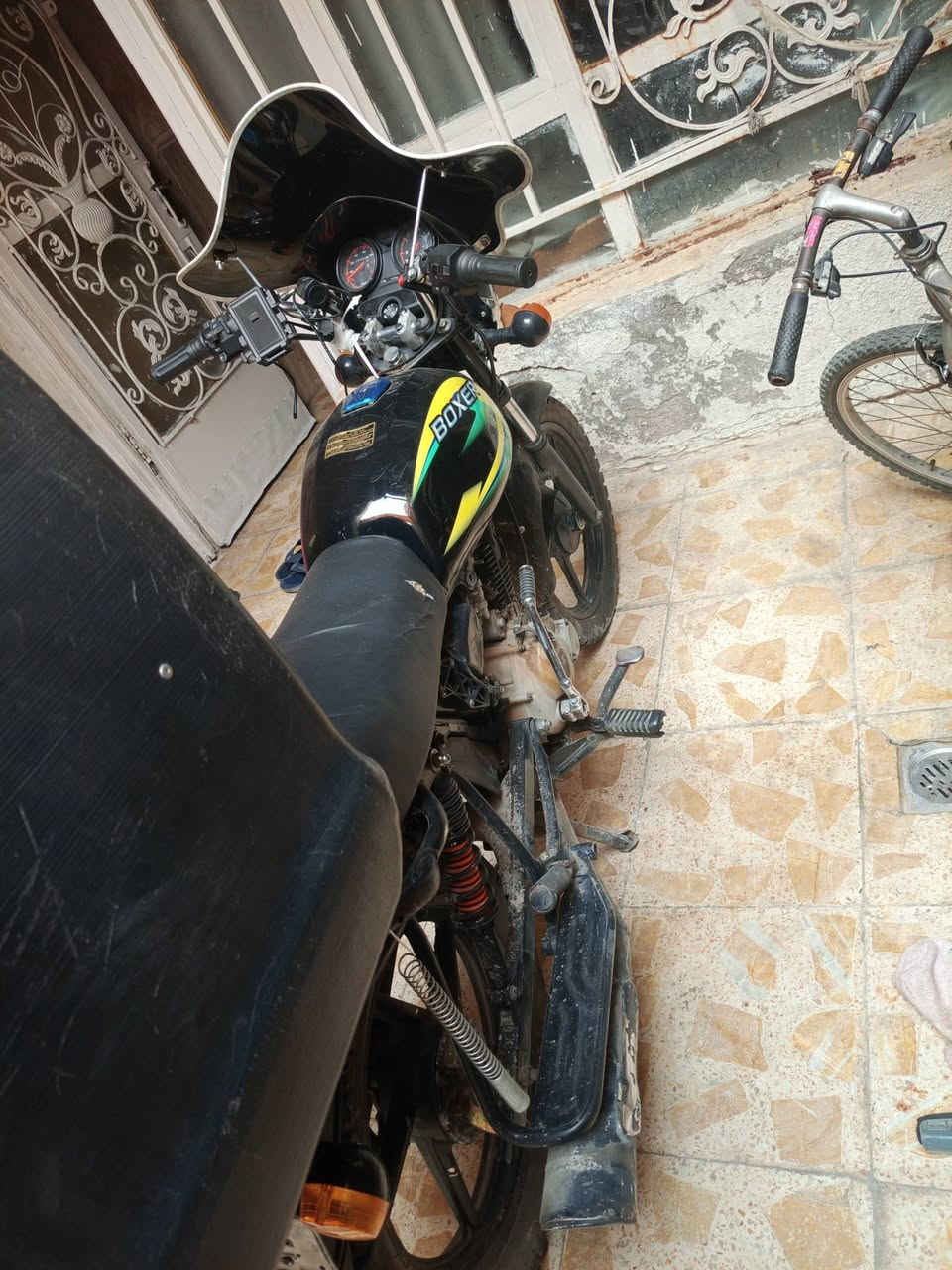 دراجه بوكسر 
موديل: 22
مرقم: سنويه بسمي 
دراجه: نضيفه 
جيب فيتر وفحص 
سعر 1800
مستعجل عله بيعتهة


**إذا كنت صاحب هذا الإعلان وتريد حذفه لأي سبب، رجاءا أرسل رسالة إلى الدعم الفني**