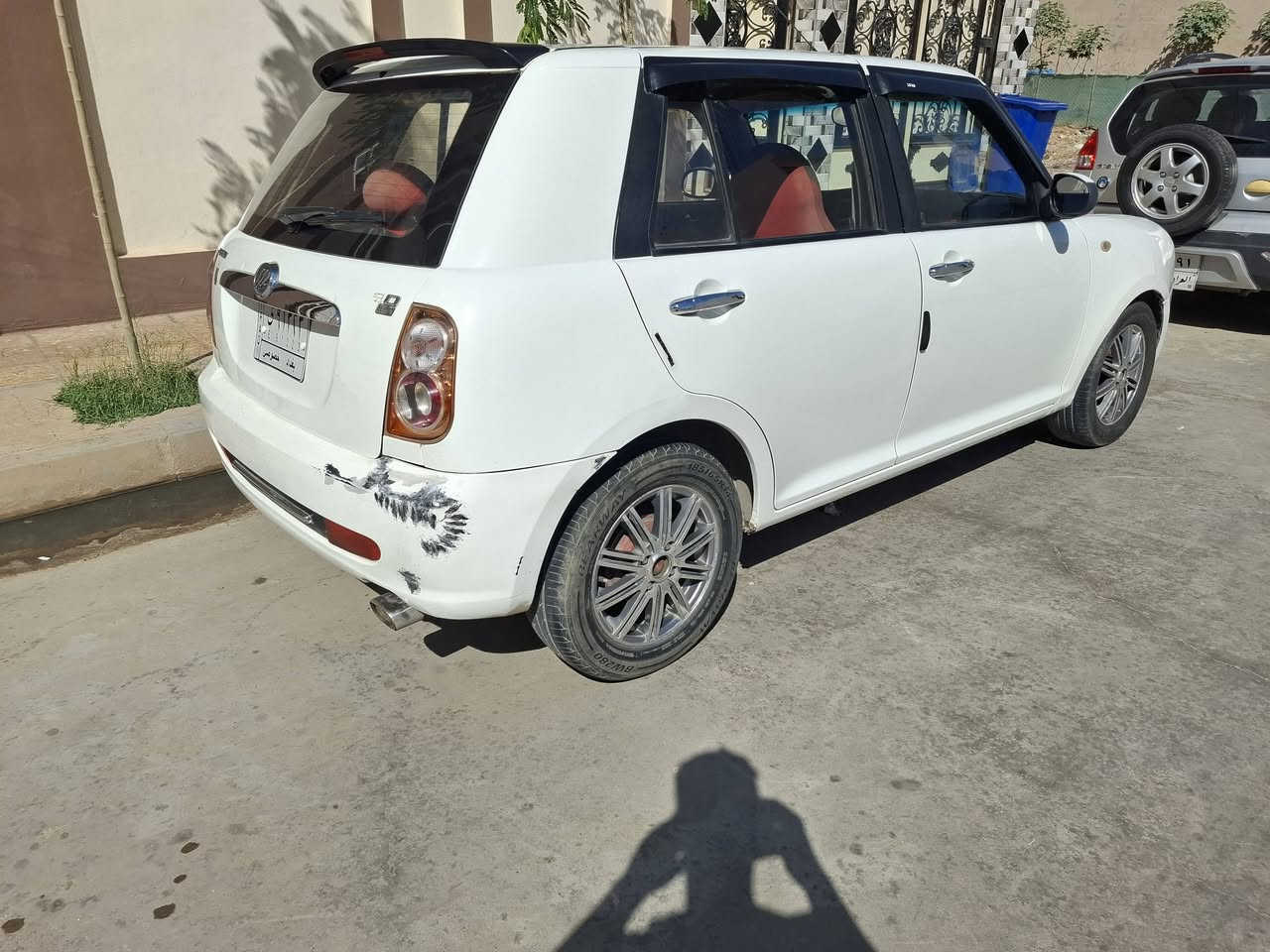 للبيع ليفان 320
بغداد 2013 
كير محرك شرط ما مفتوح
طخم جديد 
داخل نظيف حيل
شاشة
بدون صبغ فقط بارد جاملغ يمين يسار
للتواصل ***********
غير متواجد على النت 
السعر 45 بيها مجال
