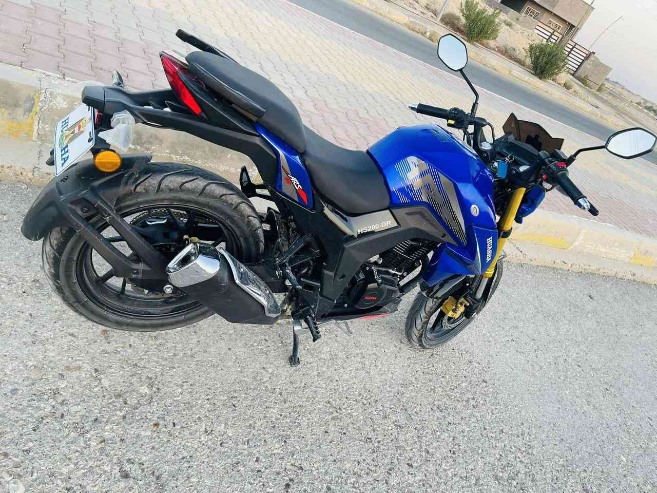 اسلام عليكم دراجه م 25 نوع هيوشه ناعمه مو جعره التاير العريض محرك 200 شكل البطحه
دراجه ناعمه وحلوه واحله من الصوره الشراي يتصل 

***********
