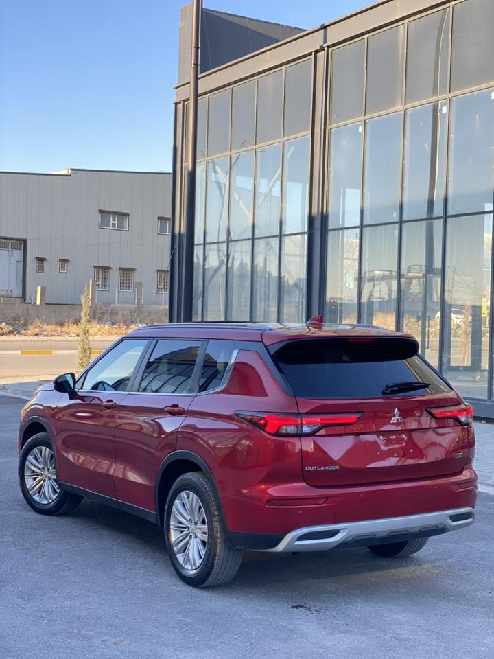 ارخص سعر بسوك رجاء اذا مو شراي لاتخابر‏
Mitsubishi Outlander 2024
متسوبيشي اوتلاندر ٢٠٢٤ للبیع
بانوراما و فور ويل ٦ وظام قياده
ماشي ٢٢ الف میل
تترقم شمالي فول مواصفات
مکان سلیماني 
***********
***********
