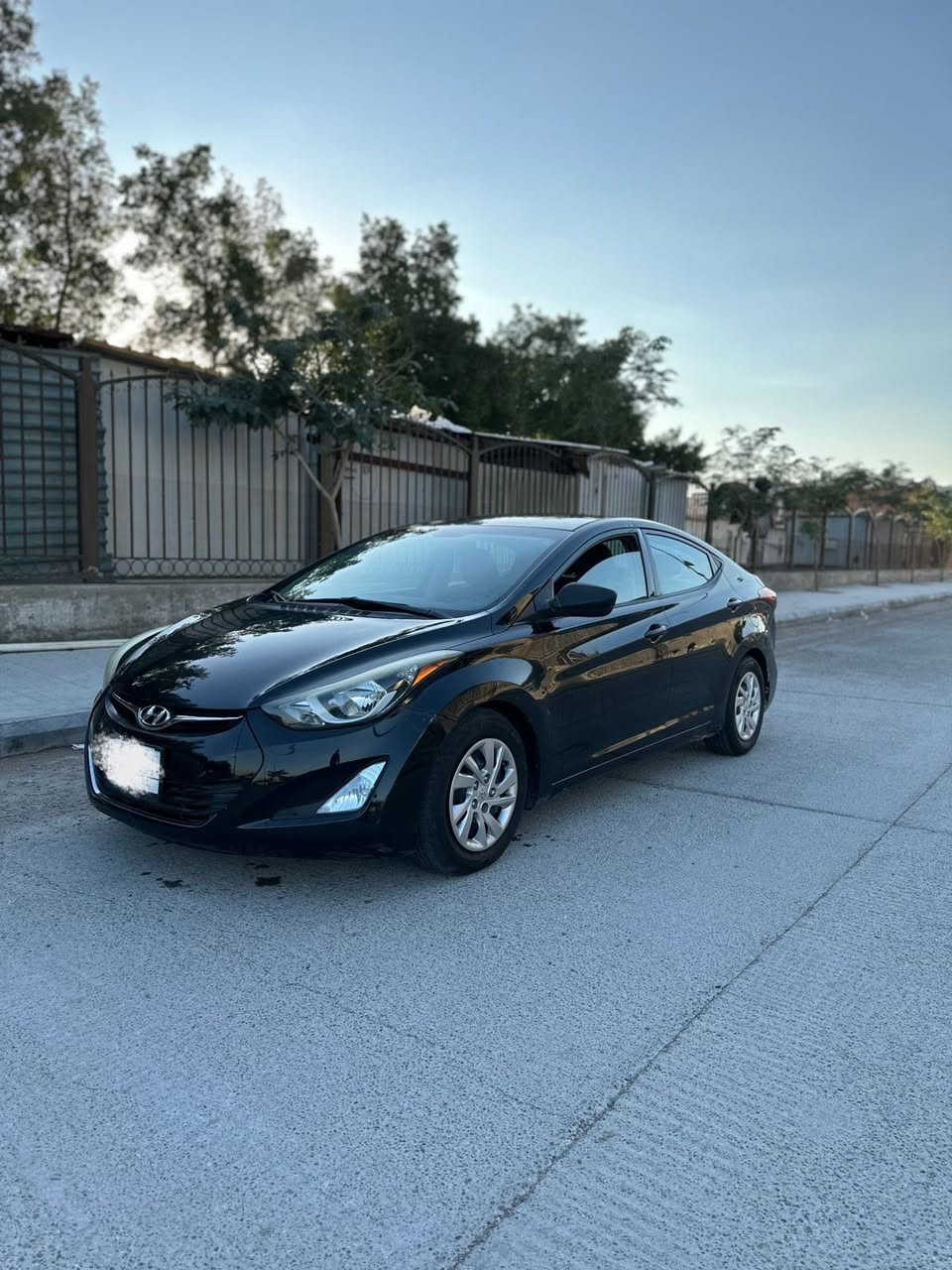 السلام عليكم 
النترا وارد امريكي موديل ٢٠١٦ رقم بغداد ماشيه ٥٠ الف استخدام منزلي السيارة كلش نظيفه كير ومحرك مكفولات بانزين محسن ودهن افضل نوعيه بالنسبة لحادثها جاملغ خلفي معدل ع البارد ومكحل وموجوده صورتها سعرها ١٢٣ ورقه 
مكان السيارة بغداد / الحرية
للاستفسار التواصل على الرقم ***********
