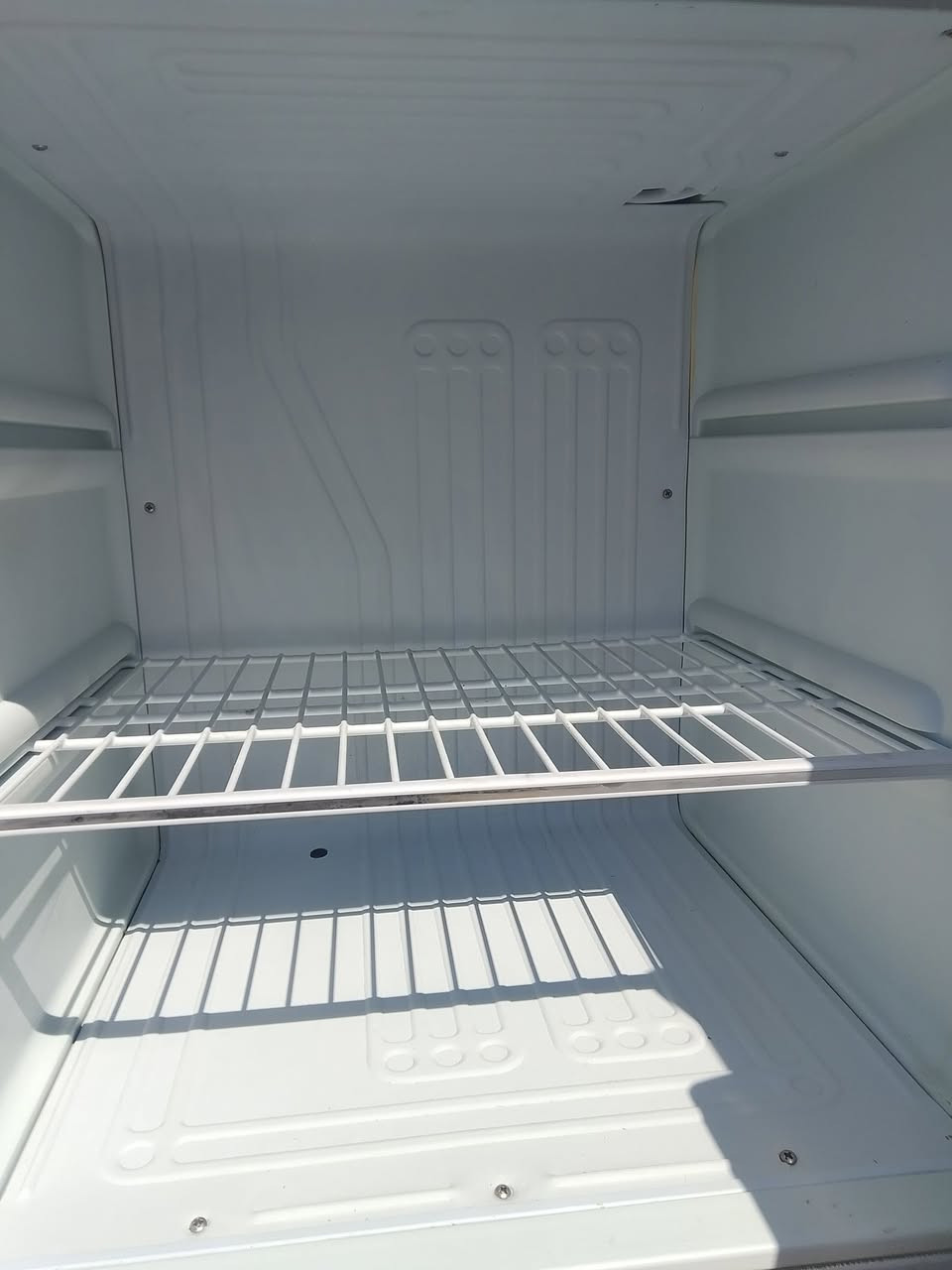 سلام عليكم ثلاجه للبيع شرط شغل
ما مصلح نضافته كدامك سعر ميتين200
لتواصل***********
