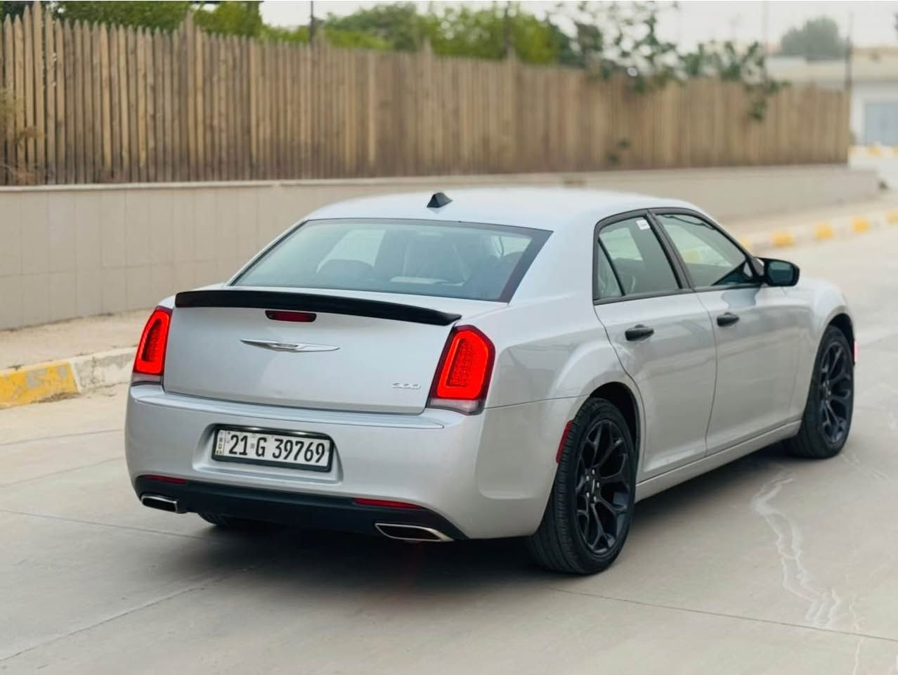 اوباما موديل 2019 كندي  مصفات تورينك شاشه جبير كشن جلد كشن كهربا  كاميره حساس  بجم عريض  دبل لحيه ويل S    شغال  كير محرك بشرط لا مفتوح لا صوت لا صرف لا بخار  ماشي 90 الف  سنويه  جديد لحد 2029 رقم دولي  هزه جديد  بسمنا  سياره بي 6 قطعه صبخ   سعره 167 بي مجال قليل 
***********
*********** كركوك, العراق
