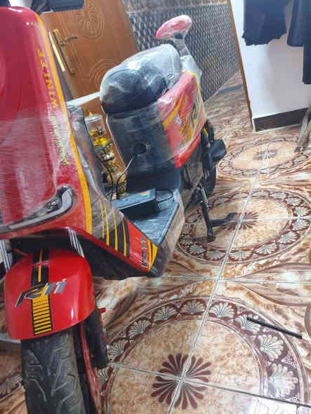 🚲 دراجة شحن R11 للبيع
🔹 مستعملة قليل ✅
🔹 كلشي ما بيها
🔹 إشارات: يمين ➡️ يسار ⬅️
🔹 هورن 🔊
🔹 دبل رماش ✨
🔹 لايت: عالي 🔆 وواطي 🌙
🔹 بطاريات دبل 🔋🔋 (32)

📌 سبب البيع: ملتهي بالمدرسة 🎒✏️
💰 السعر النهائي: 600
📞 للتواصل: (***********)
