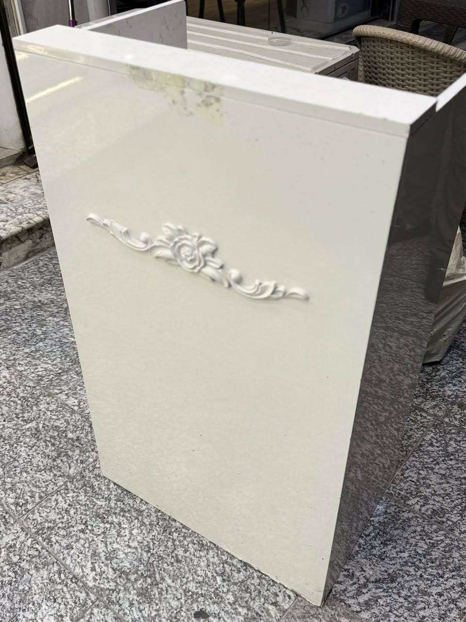 ميز كاشير نظافه 80‎%‎ جدا نضيف  السعر 60 بيع مستعجل العنوان الأعظمية شارع عمر قرب الكوخ ***********
