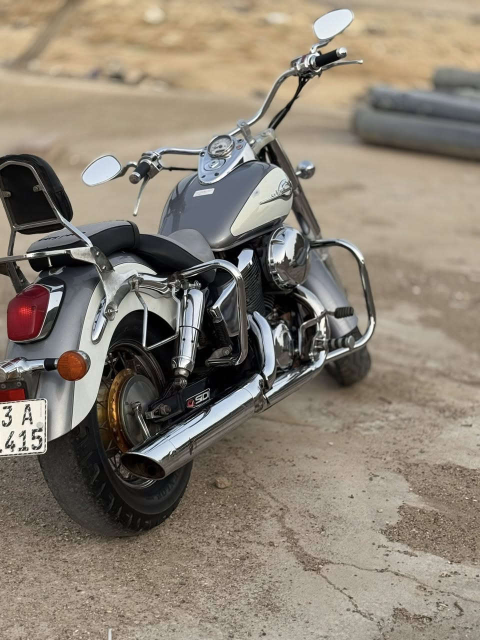 السلام عليكم هوندا شادو 400cc
رقم انكليزي كفالة عامة ماشية 26 بس دراجة جديدة بمعنى  الكلمة دراجة مخزونة سعرها 28$ وبيها مجال بسيط
واسط الكوت
***********
