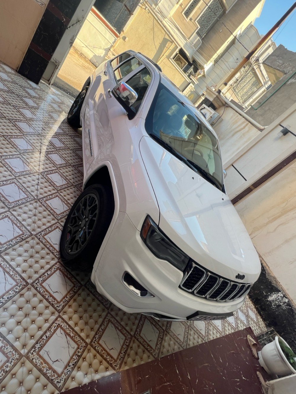 سلام عليكم اخوان 
وينهم جناية الجديد 
جيب 2018
أمريكي كلين تايتل كفاله عامه بيهه سونارين 
فول موصفات لمتدد 1/1 
رقم بغداد ماشيه 71الف 

رقم الهاتف استفسار ***********