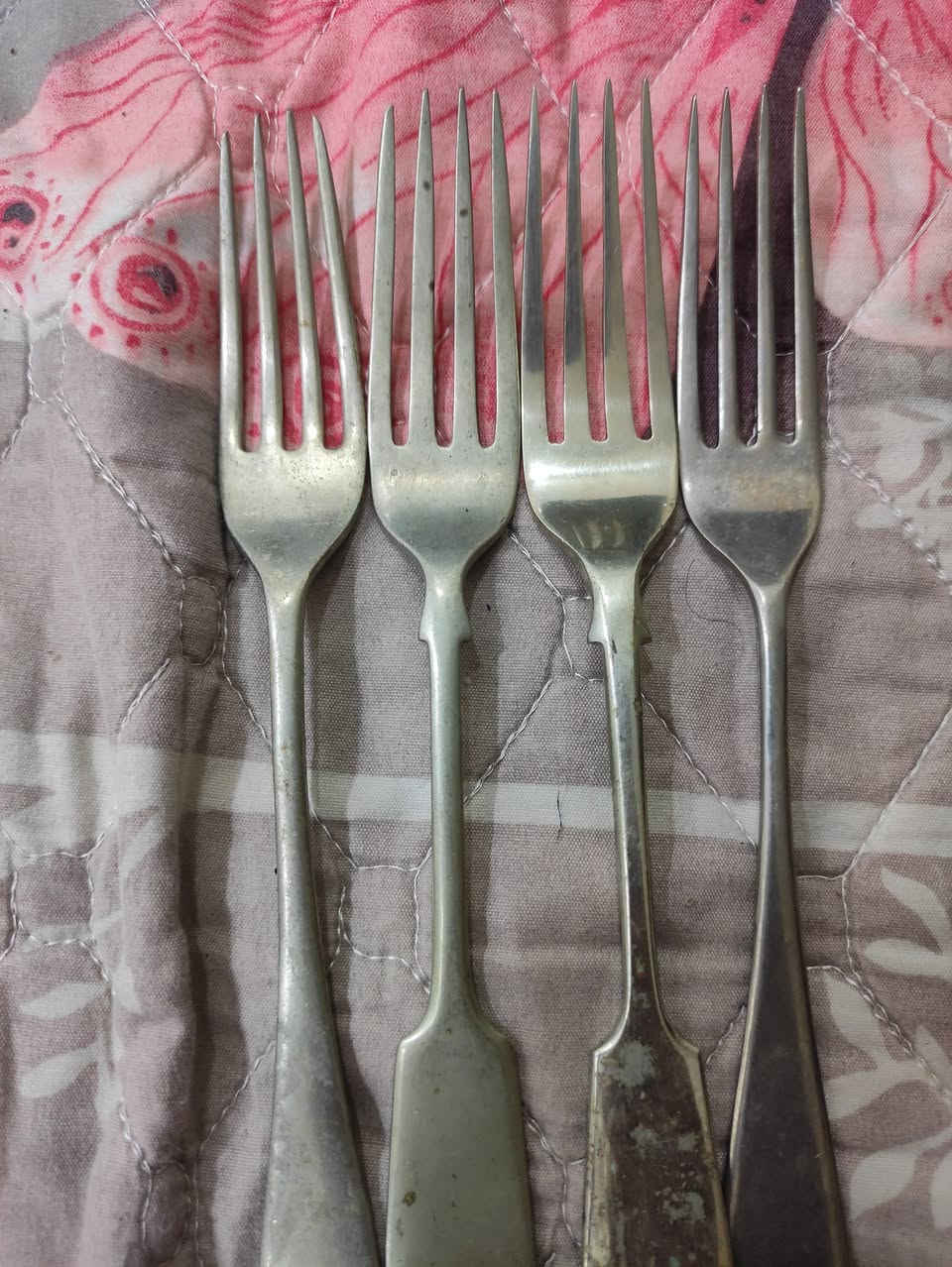 نحاس طلاء فضه
العدد ١٤ 
كبير 
متوسط 
صغير 
السعر للمجموعة الكاملة ٢٠.٠٠٠ الف دينار


**إذا كنت صاحب هذا الإعلان وتريد حذفه لأي سبب، رجاءا أرسل رسالة إلى الدعم الفني**