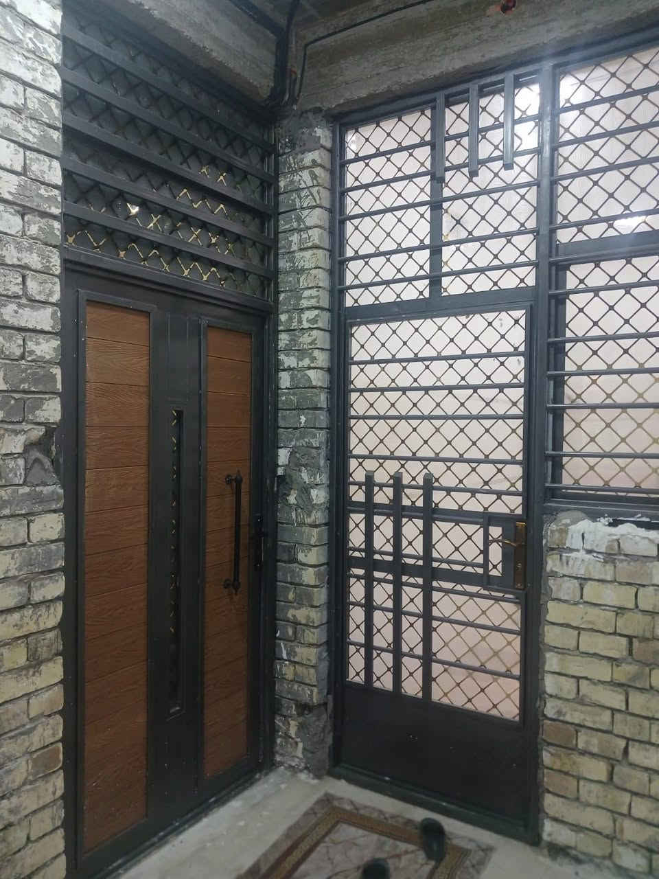 الدار للبيع المساحه ١٥٠متر الواجه ٧نزال ٢١طابقين بي ٣غرف نوم طابو زراعي سند ٢٥جسرديالى شارع الاطفاء خلف دائره الجنسيه هاتف ***********كامل الخدمات
