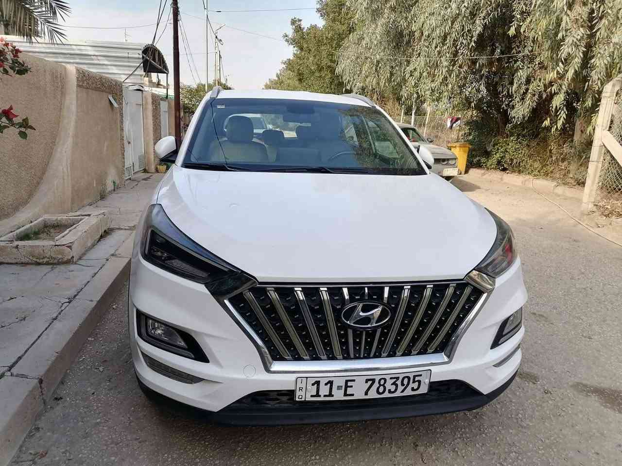 توكسان موديل ٢٠ خليجي بصمه سايد بريك بالرجل شركة القاصد داخل قرميطي جلد فول مواصفات ماعدا الفتحة تحكم دبل لد خمس عدسات شاشه كبيره  ماشيه 95 الف رقم بغداد الانكليزي الجديد باسمي سنويه ما نافذه مكفوله من الصبغ والبارد بعض الملاحظات هناك شخط بالباب ضعيف  مع رصعه بباب الصدر بدون بارد باقيه على وضعيته بدون تعديل  السعر ٢١٠ وبيه مجال قليل مكان السياره بابل الحله للاستعلام الاتصال على الرقم ***********
