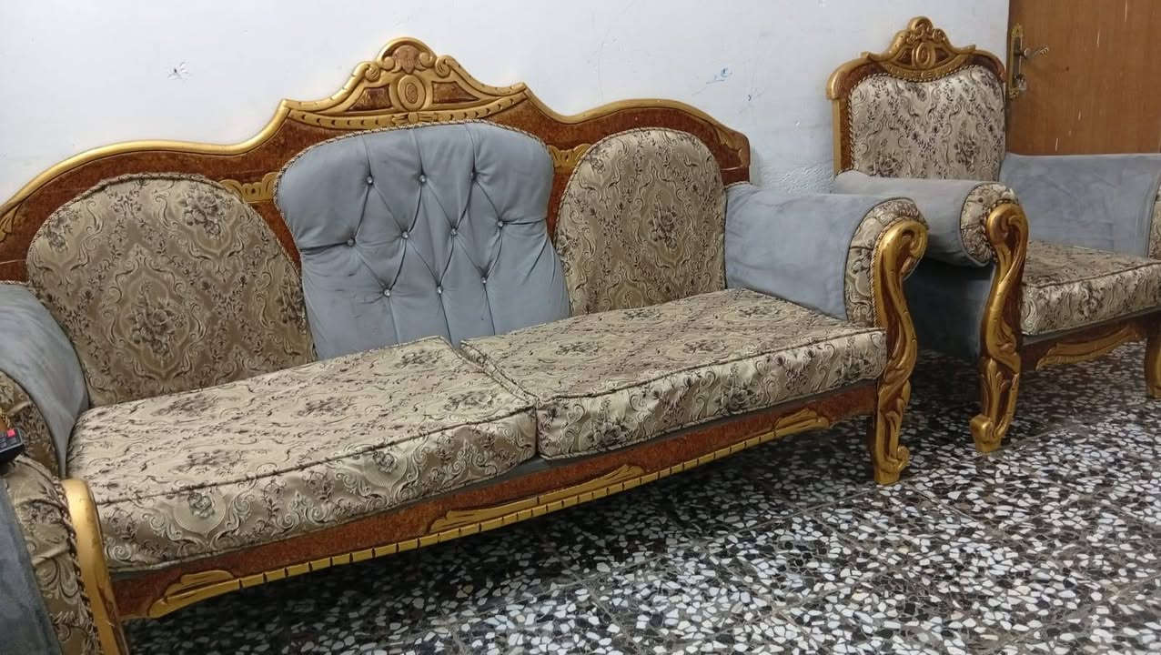 تخم ١٠مقاعد نضيف السعر ٣٠٠مكاني مشخاب ***********
