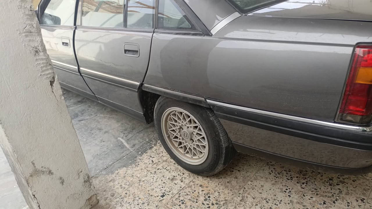 السلام عليكم البيع اوبل اوميكه محرك 2000 السياره حلوه قبل شهر صبقته كير عادي الستفسار *********** مكان السياره الخالديه
