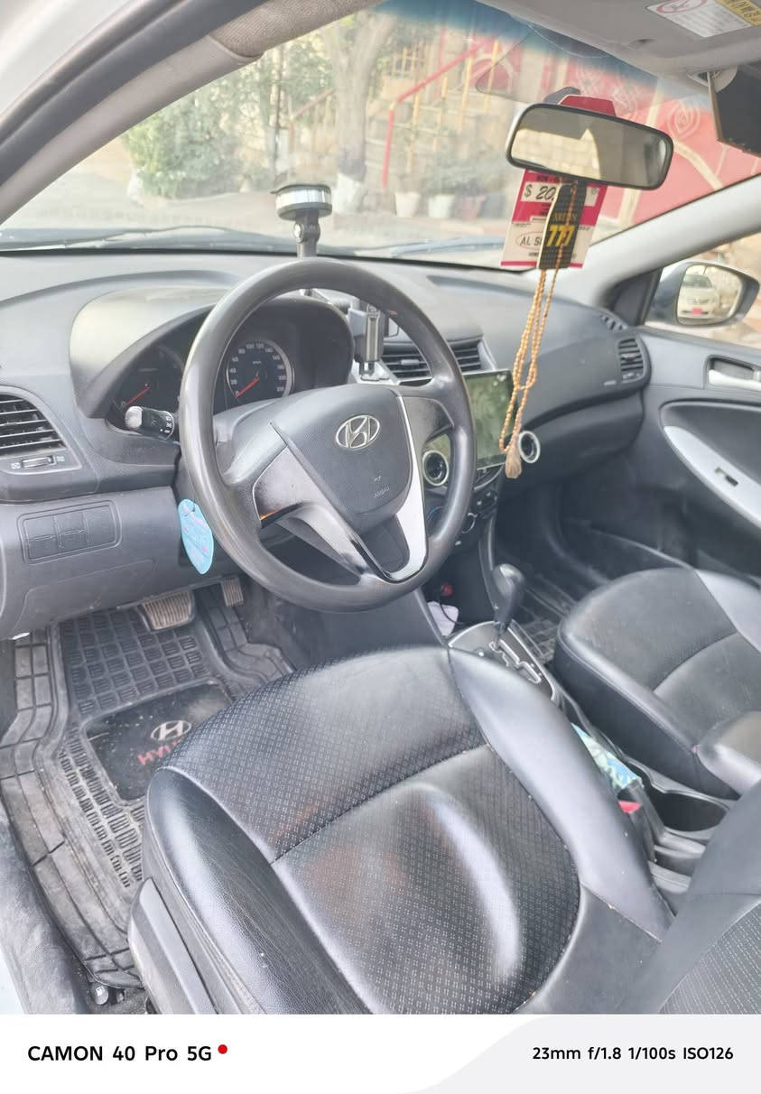 ئەسێنت 2012
بڕاوە بڕاوە
گێڕو مەکینە 
تەبریت
تەقەوڕەقەهەمووی بە شەرت 
سعر 45 مەجالێکی برایانە 
***********
***********
