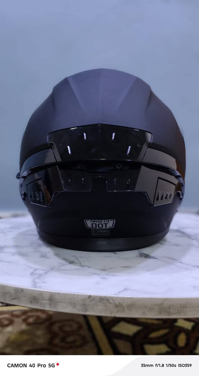 إعلان خوذة نولان (Nolan) 🏍️✨
خوذة رأس أصلية من شركة نولان العالمية، تجمع بين الأمان العالي، الراحة، والتصميم الأنيق لتناسب جميع عشّاق الدراجات النارية.
🔹 الألوان المتوفرة:
أسود مطفي سادة
أسود مع ذهبي بتصميم فخم
🔹 المواصفات:
✔ حاصلة على شهادة DOT و شهادة ECE العالمية
✔ عزل صوت ممتاز يقلل الضجيج أثناء القيادة
✔ مريحة جدًا باللبس ومناسبة للاستخدام الطويل
✔ خفيفة الوزن (1200 غرام تقريبًا) لتقليل الضغط على الرقبة
✔ متوفرة بجميع القياسات
🔹 الخيار الأمثل للسلامة والراحة والأناقة
نولان… ثقة عالمية على الطريق 🔥
يتوفر توصيل جميع محافضات العراق والفحص امام المندوب
بتعليقات مارد
***********
سعر خاص افضل حته لا انحضر
