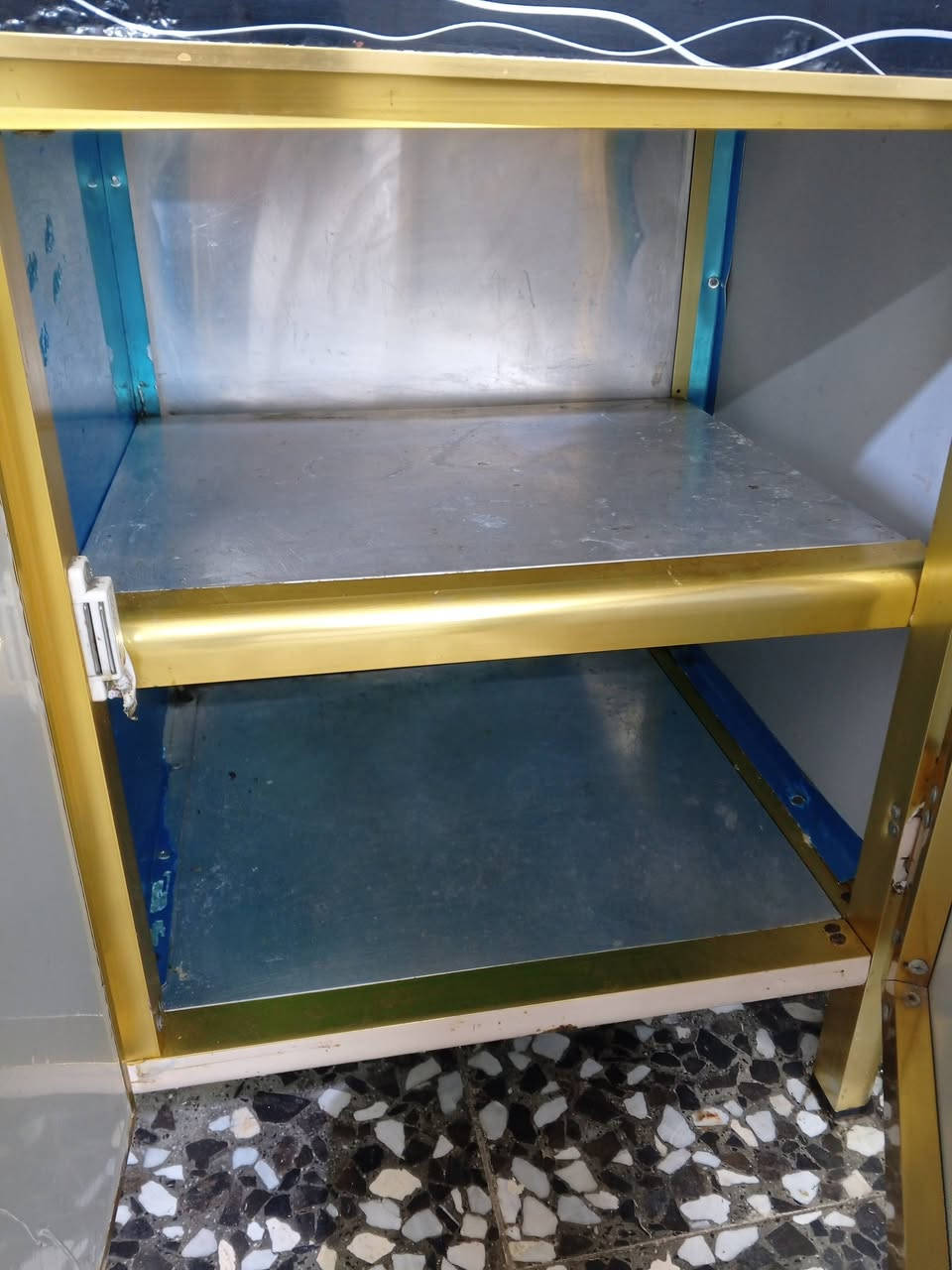 سلام عليكم اغراض للبيع ومستعجلين ع بيع  (كاونتر 3 قطع قوي جدا ونظيف سعره 250 وبي مجال // ثلاجه كرافت استخدام شهر جديده ونظيفه سعرها 300 // ومجمده حجم كبير استخدام قليل  سعرها 250 // وثلاجه صغيره ب 50)
المكان بغداد التراث


**إذا كنت صاحب هذا الإعلان وتريد حذفه لأي سبب، رجاءا أرسل رسالة إلى الدعم الفني**