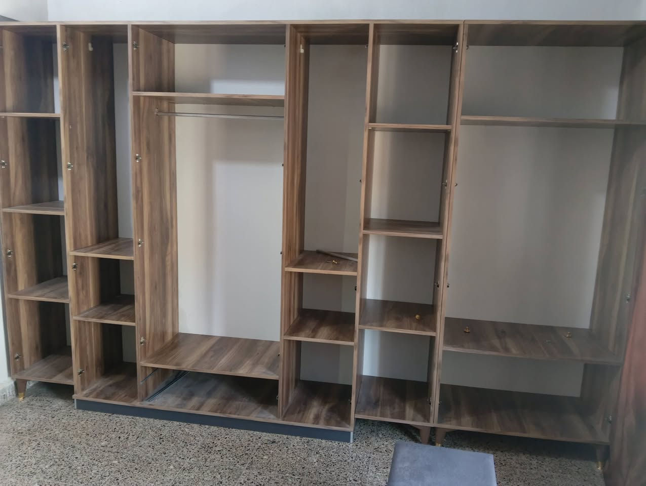 غرفة ترکية نضيفه لوك ١٠ قطع وبيه كنتور طفل بابين اضافي وصبغ حراري وسرير مخزن وخشب  وناره شغاله لون رصاصي السعر 800 وبيه مجال بسيط اتصال علا الرقم//***********//***********// مكان فلوجه
