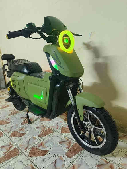 السلام عليكم دراجه شحن للبيع مديل 2025  جديده بمعنه الكلمه شخط واحد مابيها بعدها وكاله كول ملحقاتها موجوده
دراجه تتحمل وزن 300 كيلو 

تفاصيب الدراجه

شاشه اعطال تكشف عطل الدراجه ولتنبيهات

بلوتوث سستم صوت بل شاشه

بريك امامي خلفي دسك هايدروليك

حساس بريك

درع امامي لحمايه من الصدمات

دبل امامي خلفي غاز

لايت عالي ناصي زنون 

اشاره يمنه يسره لد

دبل اشاره

نشرات داير مداير الدراجه

كشن طبي جلاتين 

ملف 2000
سرعه الدراجه110

بطاريات عدد6 تمشيك 70 كيلو بل شحنه الوحده

شاحنه اصليه تدعم الشحن السريع وليقاف عند امتلاء البطاريه

تايرات حجم 12 جبلي جوبلس

ويل كب مميز

مساحه تخزين واسعه

سعر الدراجه 775 بيها مجال بصيط

الشراي يتفضل خاص او التصال عله الرقم ***********

مكان الدراجه المنصور مقابيل المعرض
