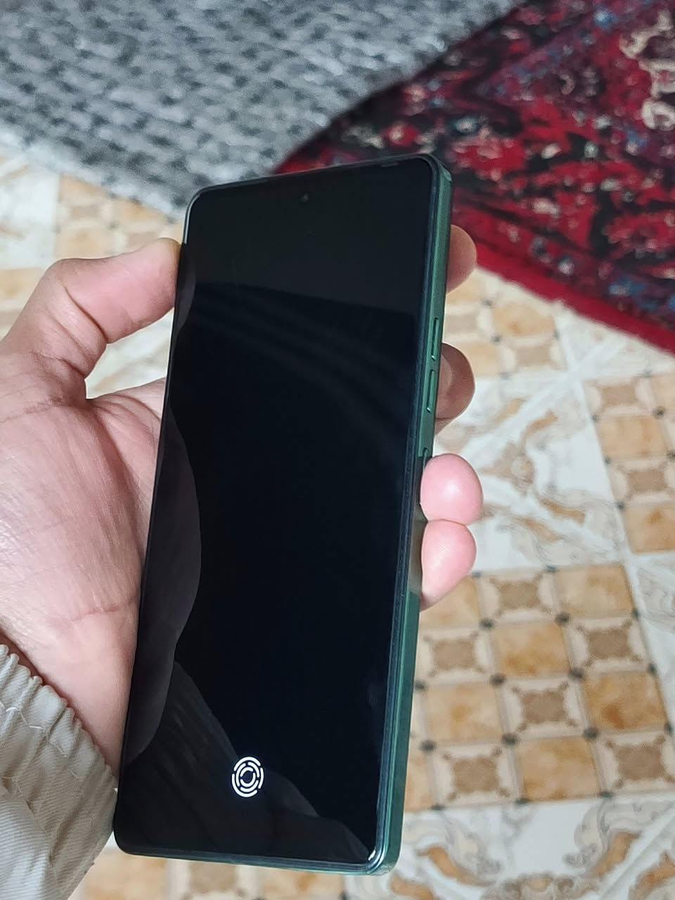 سلام عليكم
  TECNO POVA 6 Pro 5G 
ذاكره256 عشوائيه24 بطاريه 6000 صوت ستريو معالج Dimensity 6080 فول ألعاب 60 فريم ببجي فريم  غراضه ، كامله حته حافضته مال شركه موجوده
مكاني تكريت/البوعجيل
السعر قيم من حض وبخت
او يرهم مراوس بأيفون حسب القناعه 
***********
