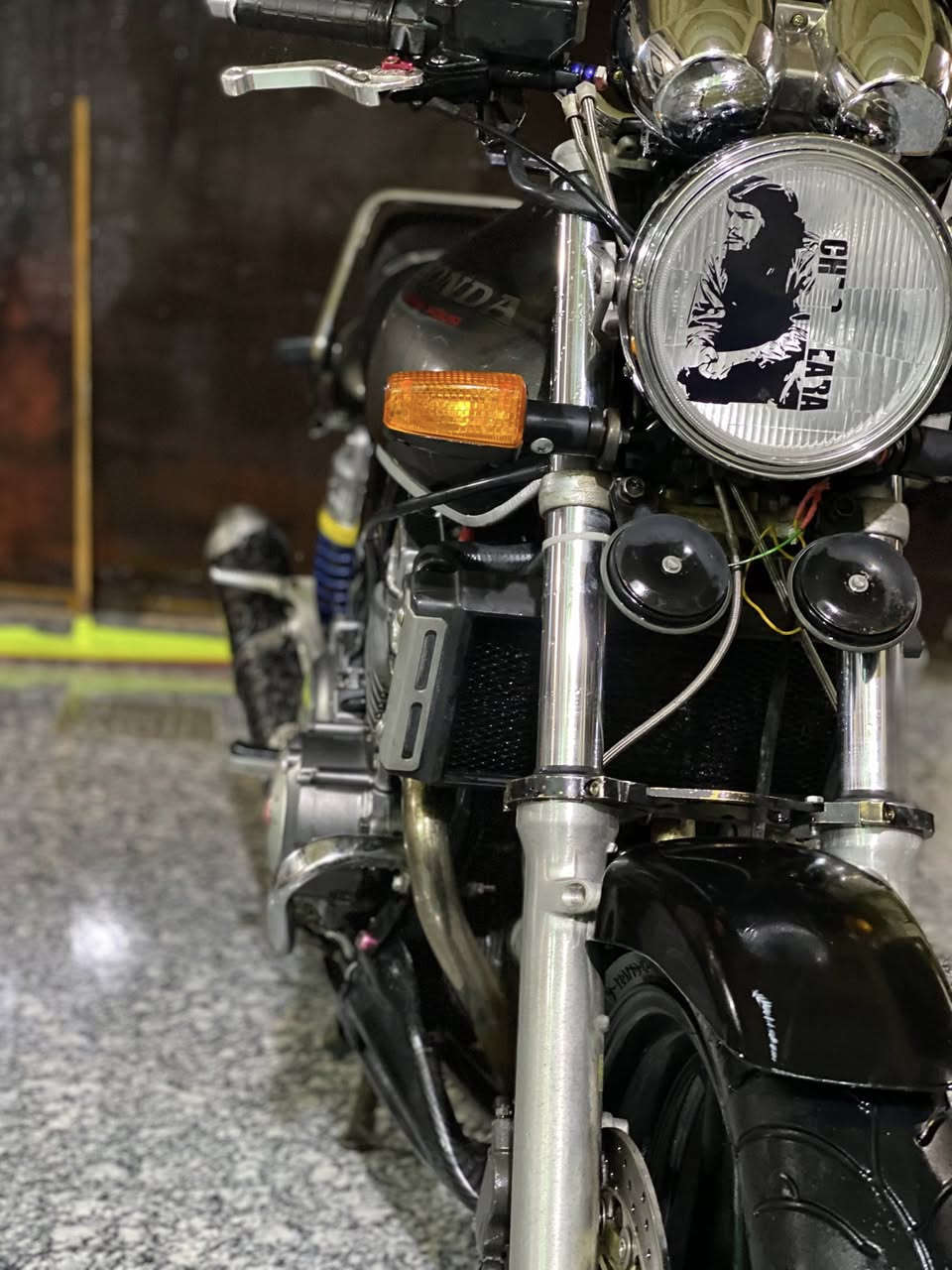 سلام عليكم لبيع سيبي فور نضافه كدام لعين واذا تجي وشوفه بعد احسن دراجه ١ ٢ ٣ بطناش تايرات تخم جديد قبل سبوعين ادامه عليه دراجه فول مكفوله كفاله عامه منہَ كلشي مكان ديالى شهربان سعر (15) وبيه مجال شي قليل وشراي بي خير ويدلل  رقم*********** وبل خدمه
