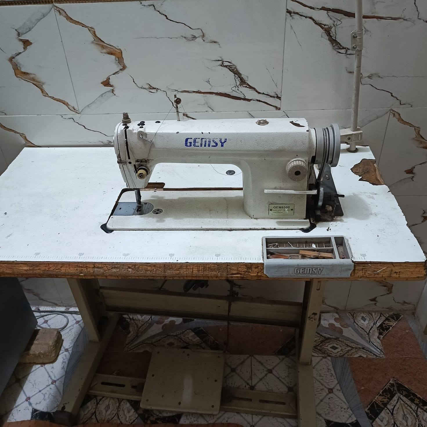 السلام عليكم مكينه خياطه ياباني البيع سعر 200بيه مجال مكاني ميسان شراي يتصل ***********
