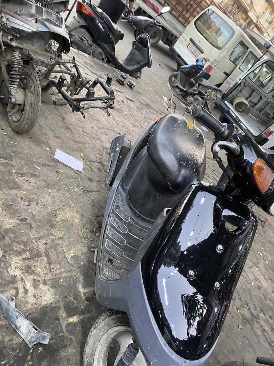 للبيع بطه ستين دراجه حلوه وناعمه سلف هندر نكره بكل وقت شلعه معدل مرتب كهربايات كامله اي نقص ما بيها مكفوله مكاني كاضميه  سعر 275بيها مجال بسيط حك الجيه فقط ***********
