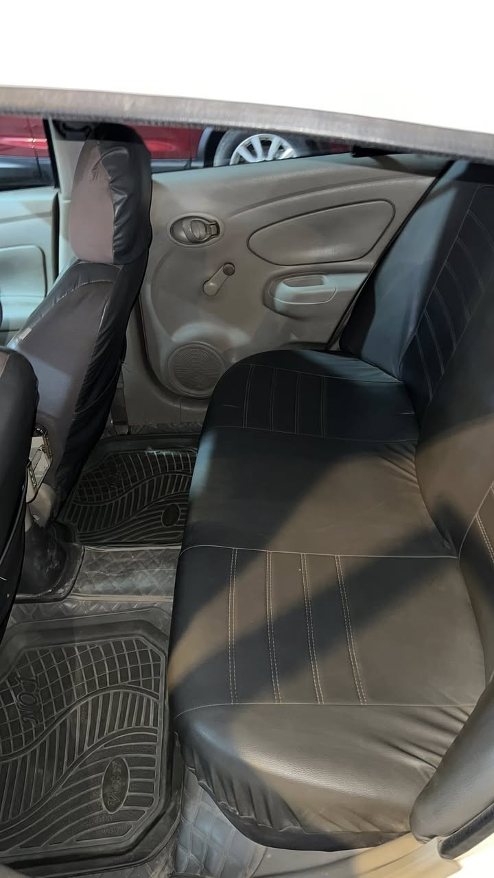 ٢٠٢٠ هندي
ماشية ١٢١ الف 
مكينة و كير مكفول
حدادية جديدة 
تخم تايرات  جديد قبل شهر مبدل
رقم اربيل
ما مضروبة بس كم ملاحظة مأشرهن بالصورة 
110 $ بيه مجال

0782 7557 330
