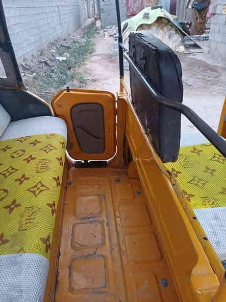 تكتك للبيع موديل 21 تفاصيل بالصور تريد تفاصيل اكثر تعال واتساب ***********
