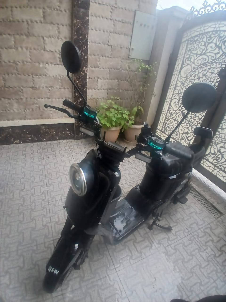 دراجه شحن للبيع اربع بطاريات مستعمله شهرين شركه الروان ومعروفه شركه الروان09 للبيع 450مكاني بغداد حي الجهاد***********
