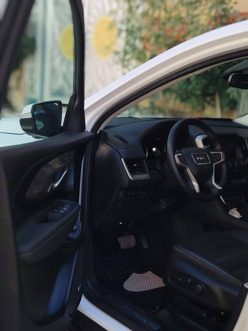 اسلام عليكم
للبيع جي ام سي تيران فئه دانلي
 موديل / 2024 فول مواصفات 
رقم اربيل سنويه وهزه جديد باسمي سياره

الضرر/ جاملغ امامي فقط مبدل وجاملغ القديم موجود 
السياره جديده بمعنى الكلمه 
عداد المسافه/ 31km الف 
السياره / بانورما
داتشو حساسات امامي خلفي
كامره امامي خلفي 
كشنات جلد
تدفئه وتبريد 
تشغيل عن بعد 
بصمه 
السياره معروفه بموصفاتها اعلى فئه بل تيران

السياره سعرها جداً مناسب 235 وبيها مجال للشراي

اللتواصل 📞 ***********
