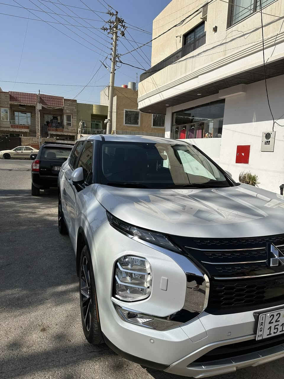 Outlander مستەربۆشی ئاوتلاندر 2024  SEرەنگی سپی
رەقم بەناوی خۆمە 
سەیارەکە پێشو پشتی کەپس
تەنها 45000kmرۆشتوە زۆر زۆر خاوێنە
مواسەفاتەکانی
 فول مەواسەفاتە بەصمە  شەغال ۷ کورسی 
360پلە کامیرە  دەبل ئەکسل 4×4  لاید دبل عدەسە  
-لایت لید - راداری پێشەوە  -راداری پشتەوە
 -راداری خەتی جادەی  - راداری سوکان -
تعدید سورعە - کوشین جلد
و شامۆ تبرید لمس - ویل کرۆم 
شەش سەماعە - شاشە-گەورە 
دوگمەی سپۆرت - تراکشن 
‎7مۆدی لیخورین 
‎سندوق شەفت 
‎ئۆتۆ ستۆپ 
‎مەکینە 2.5چوار پستۆن   
‎زۆر مواسەفاتی تر فول فولە 
تەنها  بە پیدی ئار چاکراوە یەک دوو شوێنی   یەک پارچەی نە گۆراوە
***********
