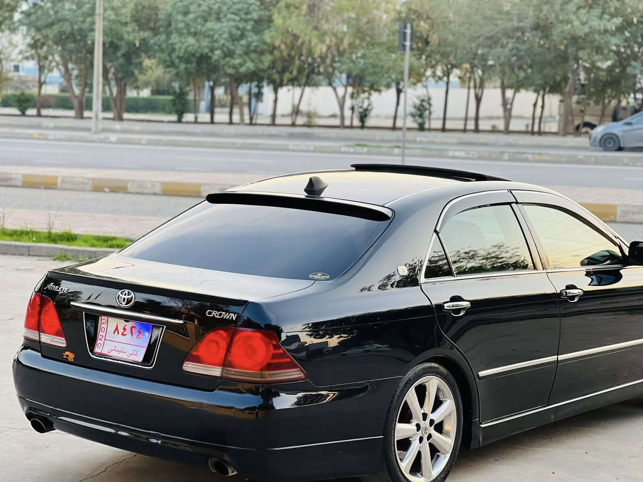 سلاوي خوا له هه موو لايه ١٨٤ ساق ٢٠٠٧ به سمه ره ساسي
مواسه فات سلايت جلدو هيته ر  ئاوينه ايشاره ويل دنگه ي استيل چوار تايه ي لوك بي چالوو شوخت عه ته ري trd گيرو مه كينه به شه رت كامل سپورتي بو كراوه  كامل مه سرفي كراوه به زياده وه ٤ ده بلي رويالي له ژيره 
ته نها يه ك پارچه ي سبو خه اورپا 
سعري ٨٢ معامه له گورينوش به شتي به دلم بيت 
شوين كه لار ***********
