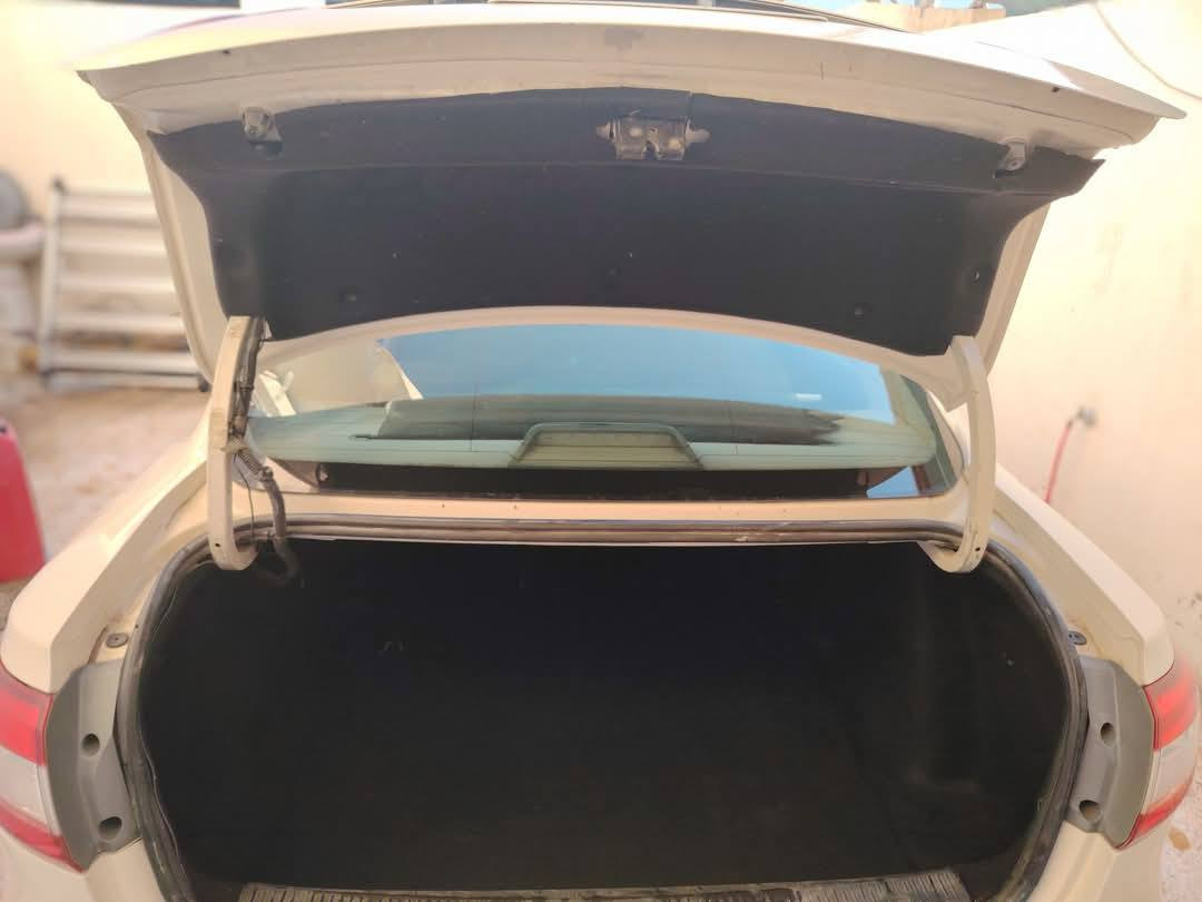 رينو فلاونس 2016سياره محرك وكهربائيات وباتري جديد نوزلات جديد ايدامه كامله كشر بيه قطعه صبغ وبيها سونار السياره بيها عتعته بل قير ابيعلك كير منتهي وسعر مناسب سعر كبرها ويا شغله 6ورقات ويمكن ماتحتاج كير سعرها 50قفل السياره بسمي سنويا 2030 ***********سامراء
