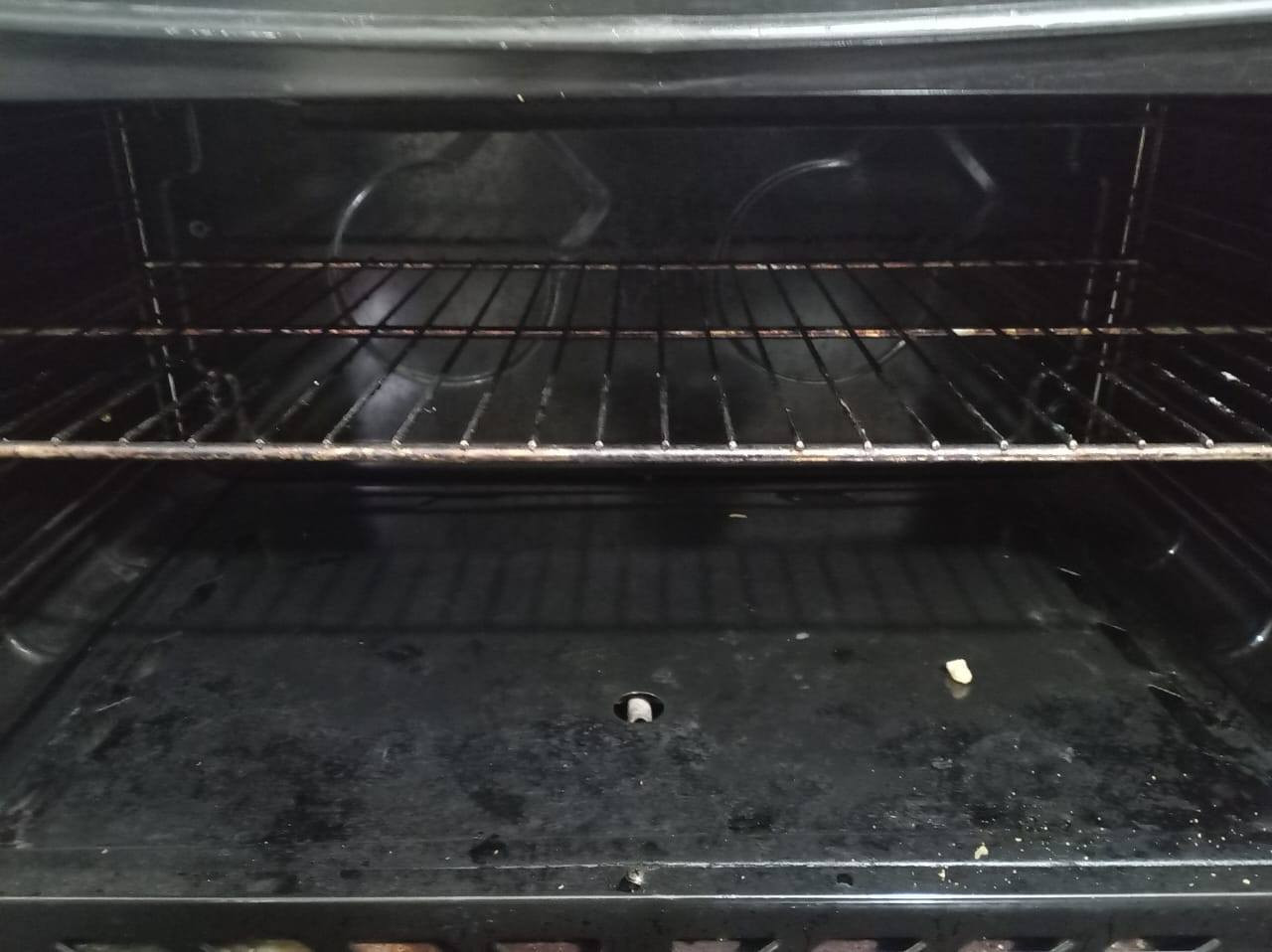 طباخ للبيع شغال السعر ١٠٠ وبي مجال
***********
