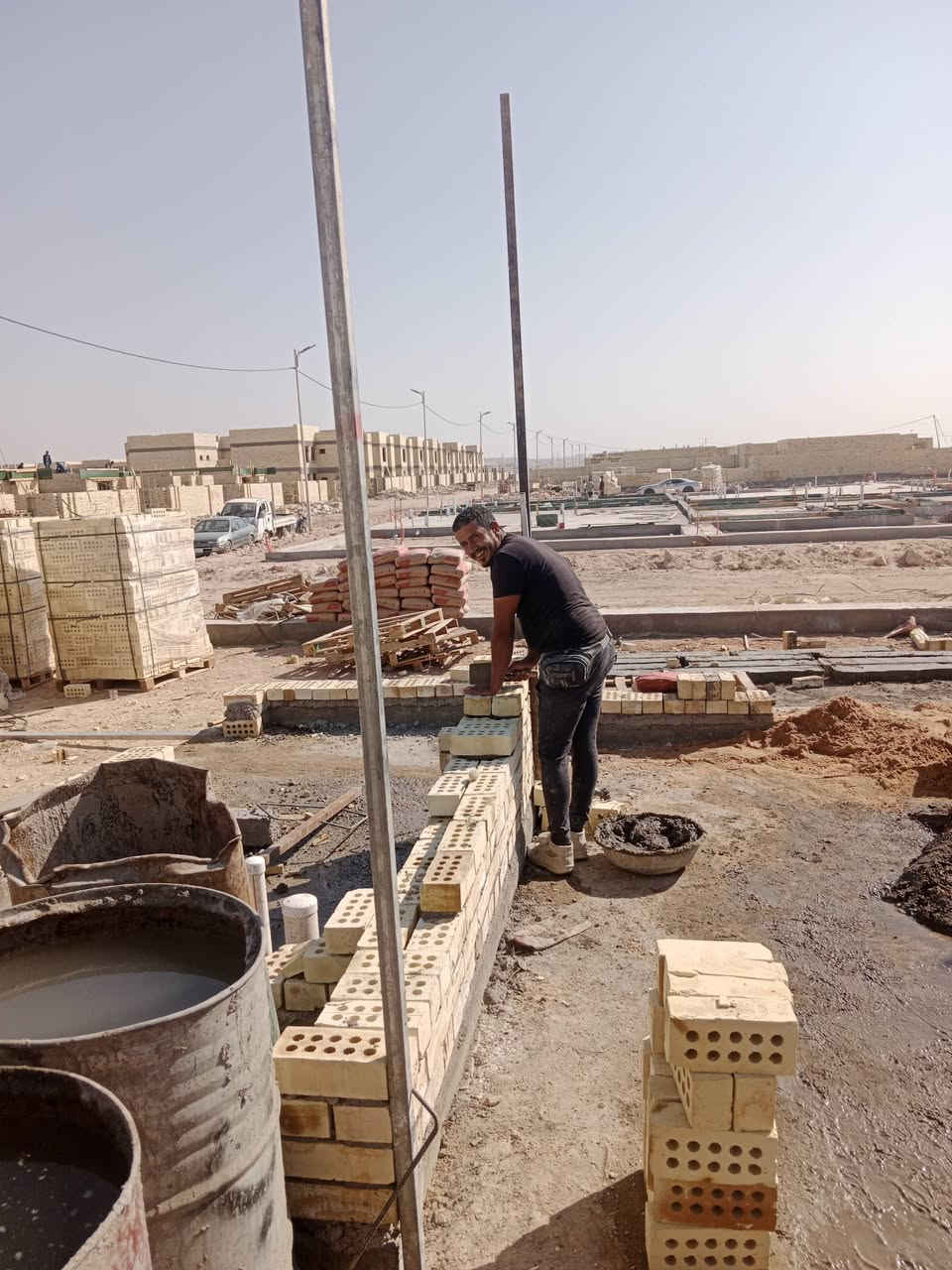 السلام عليكم موجود كادير بناء شغل درجه اولى استلام مهندس اسعار مناسبه للجميع رقم الواتس ***********
