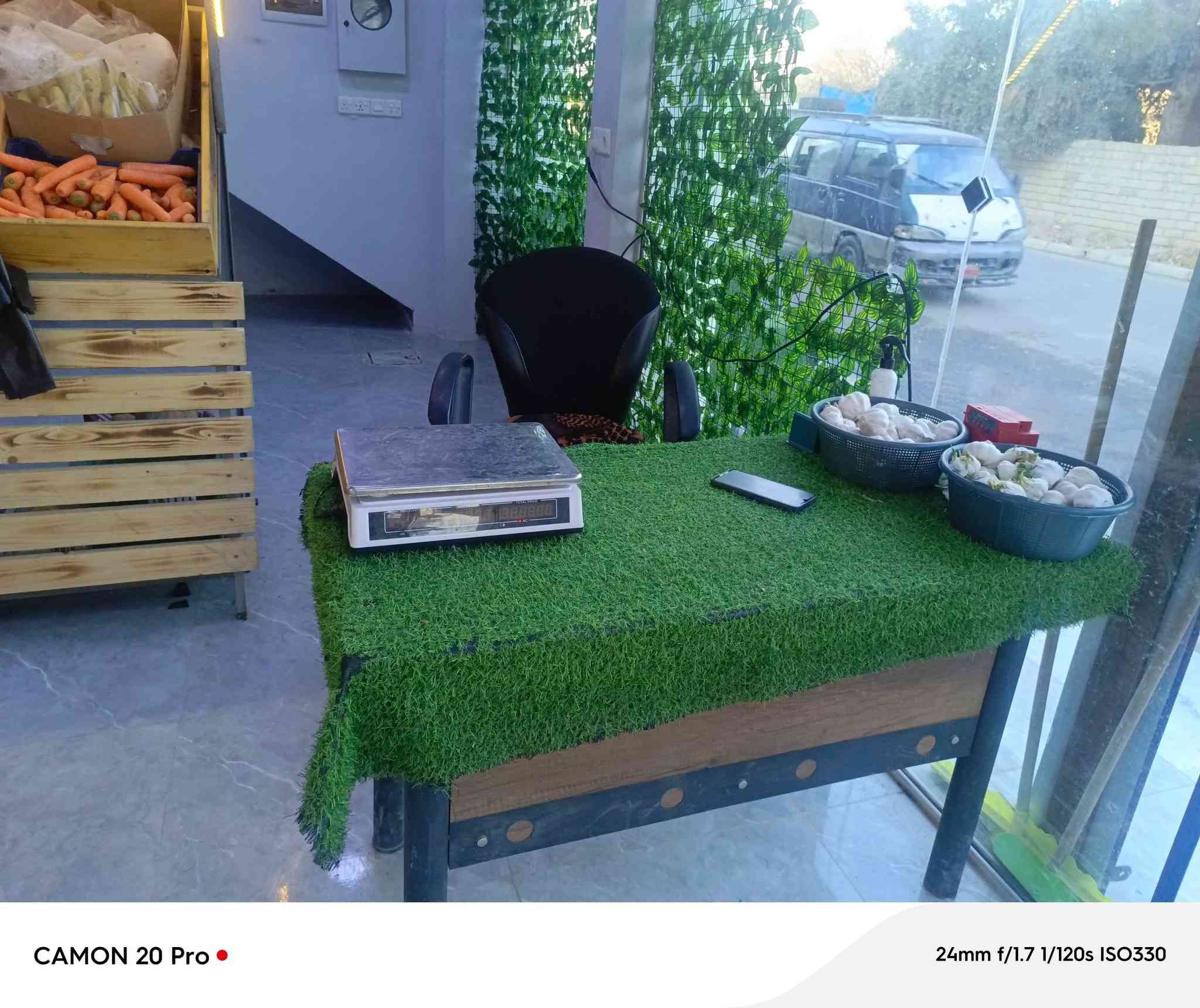 رفوف محل مخضر كامل لبيع المكان في الموصل ***********
