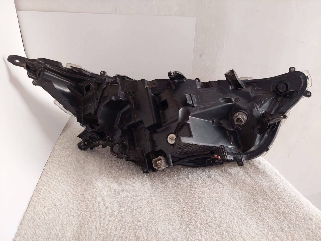 لايتات رف فور زوج يمنه ويسرى مع برده الاتصال على رقم ***********
