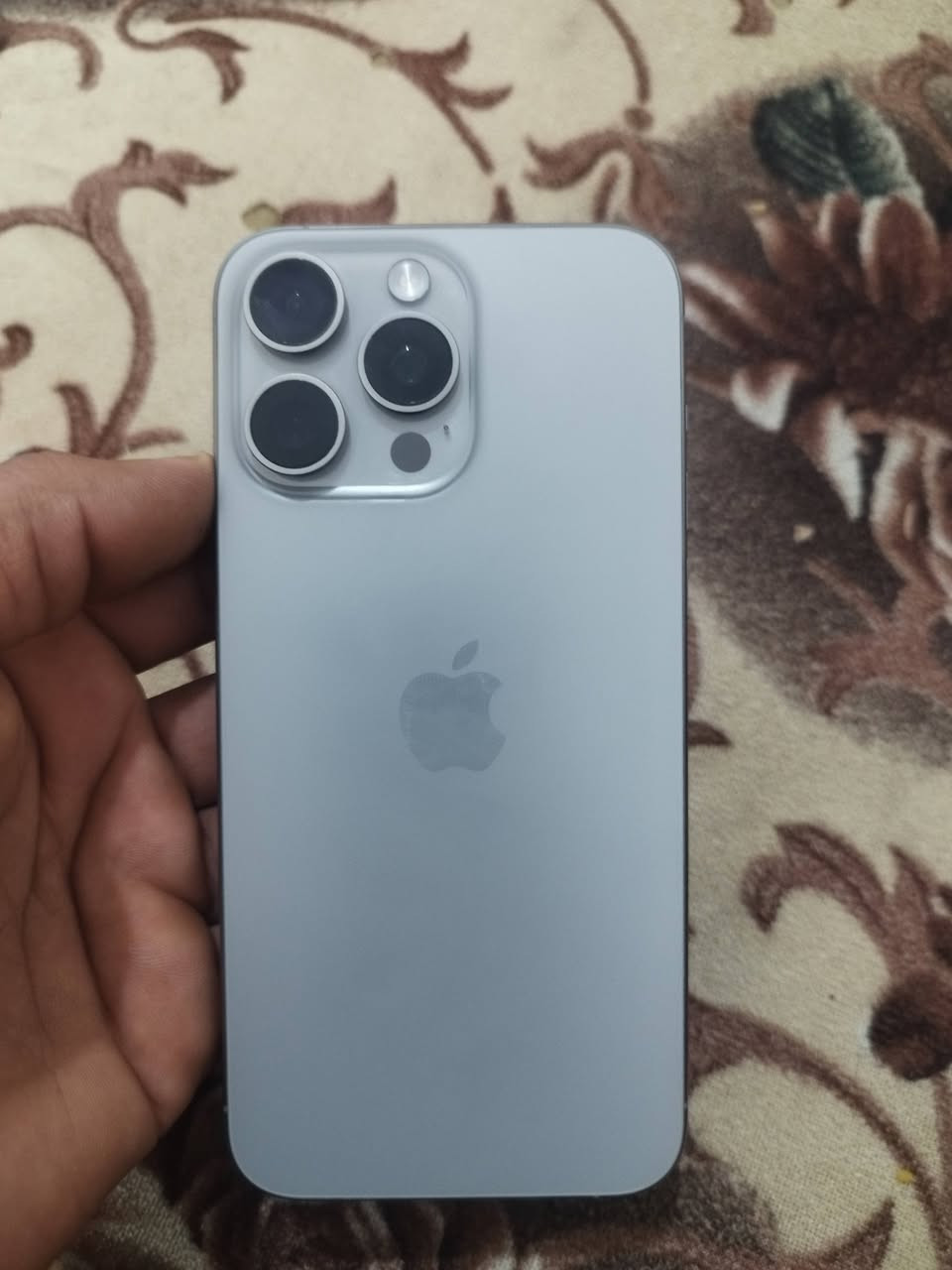 من رخصة الادمن
جهاز 15 بروك ماكس شرق اوسط نضافه 100 بطاريته 98 
سعر 1150 بي مجال قليل او مراوس 16 برو ماكس الموشراي لايتعبني ***********
