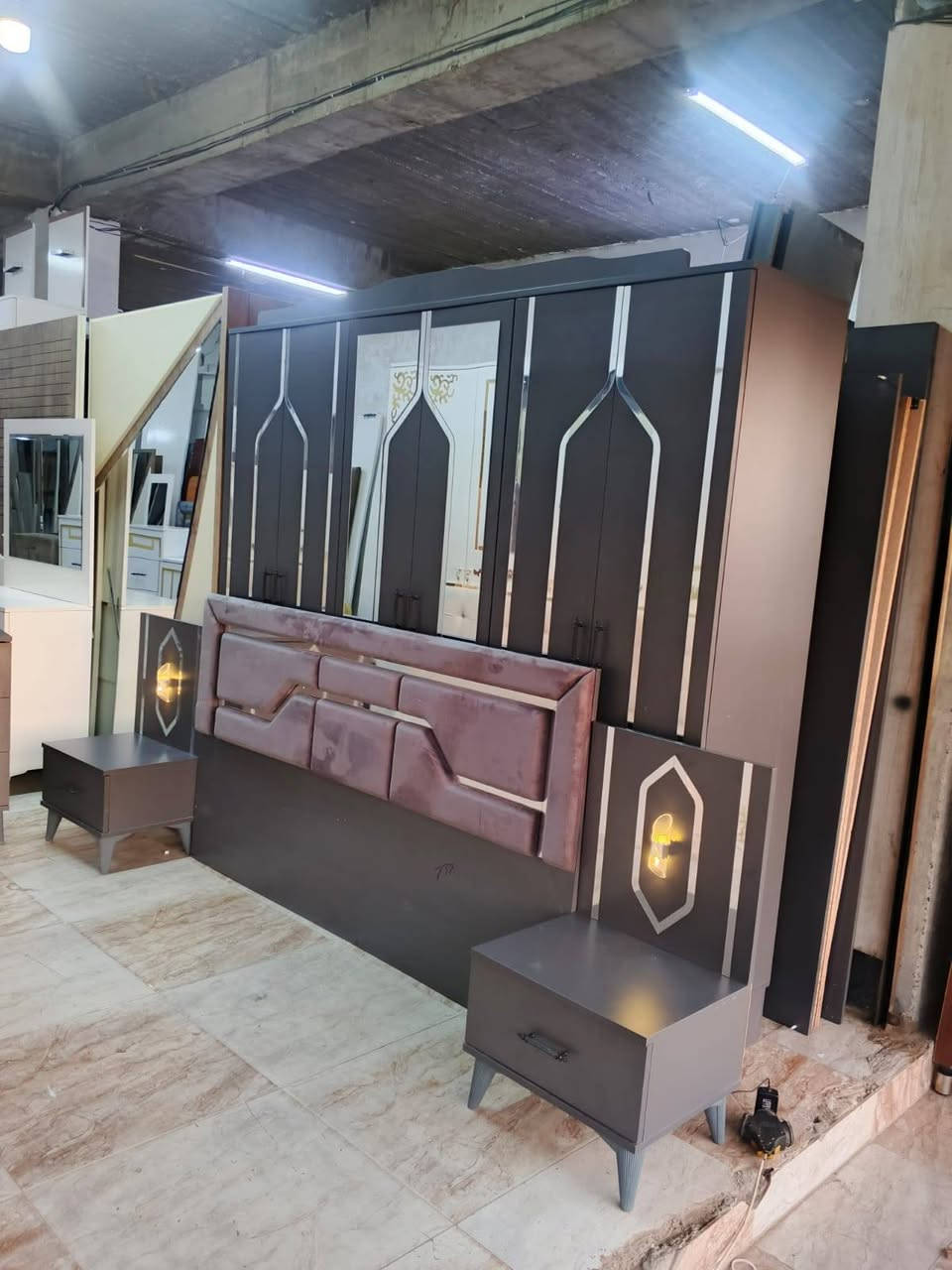 غرفة 6 ابواب 6 قطع
للاستفسار ***********
