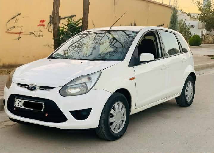 فۆرد فیگۆ
خوار بازاڕ
سفری شەریکەی نیڤا خلیجی
سەنەوی و ڕەقەم تازەیە
کارەبای کامل بەشەرت 
سەیارەکە ماڵی دۆستە
دوو پارچەو پەڵەیەک بۆیاخە بێ ناو گرتن بێ ئێرباگ
کامل تایەی تازەیە 
کامل سێرڤز کراو
بێ تەقەو ڕەقەو بێ مەسرەف 
مۆدێل 2011
نرخ 72 گەڵاو کەمێک معامەلە 
شوێن سلێمانی
ڕەقەم تەلە فوون/***********
***********
