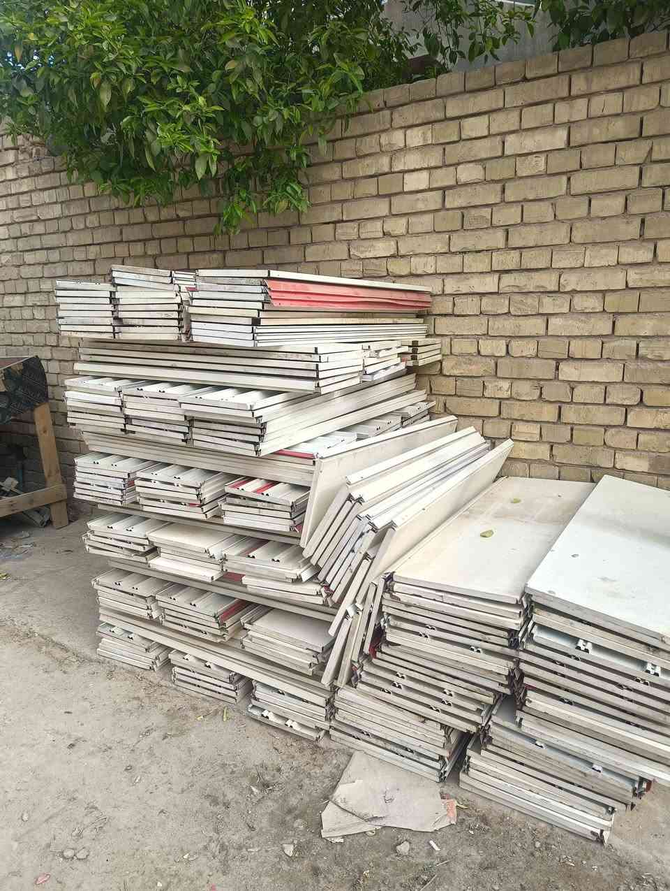 رفوف جداري وسطي جانبي حله ابي غرق ***********.  ***********
