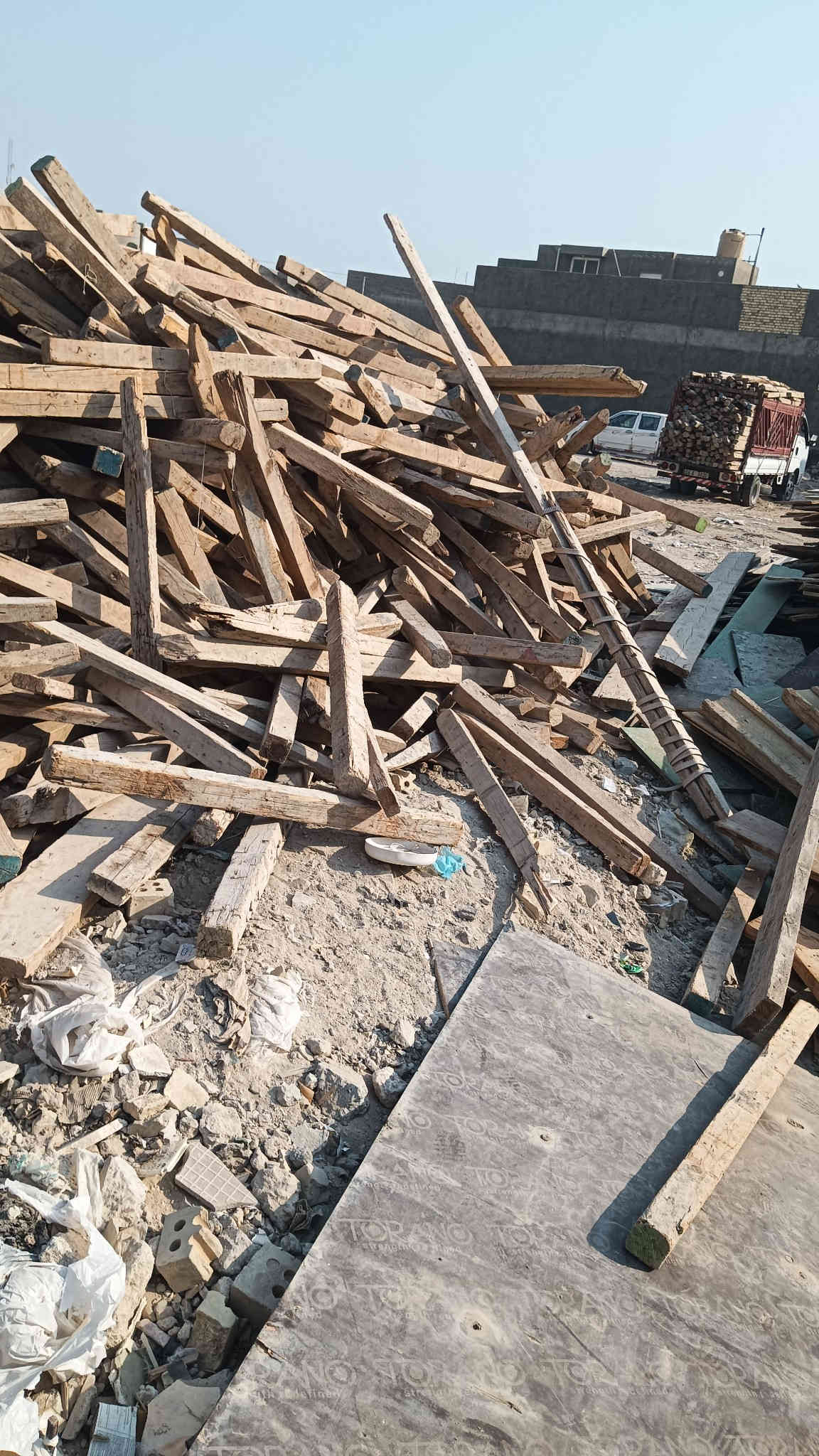 السلام عليكم خشب للبيع كميه كبيره شكد متريد موجود دوكه سير درابي ***********
