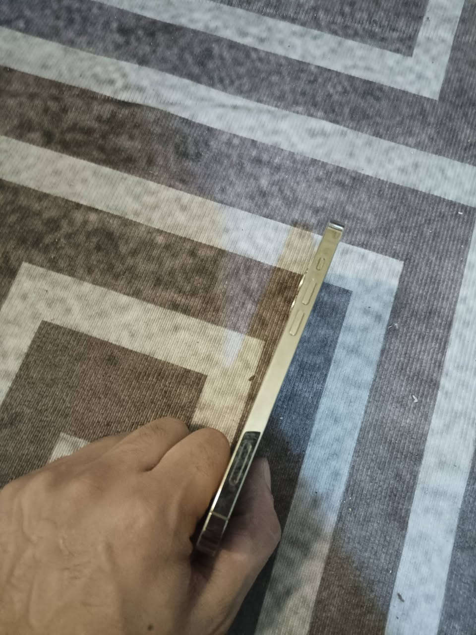 سلام عليكم ايفون ١٢ برو جهاز نضيف حيل ممفتوح مكفول بطاريه ٧٧ ذاكره ١٢٨ سعر ٣٠٠ مكاني اعضميه *********** واتساب
