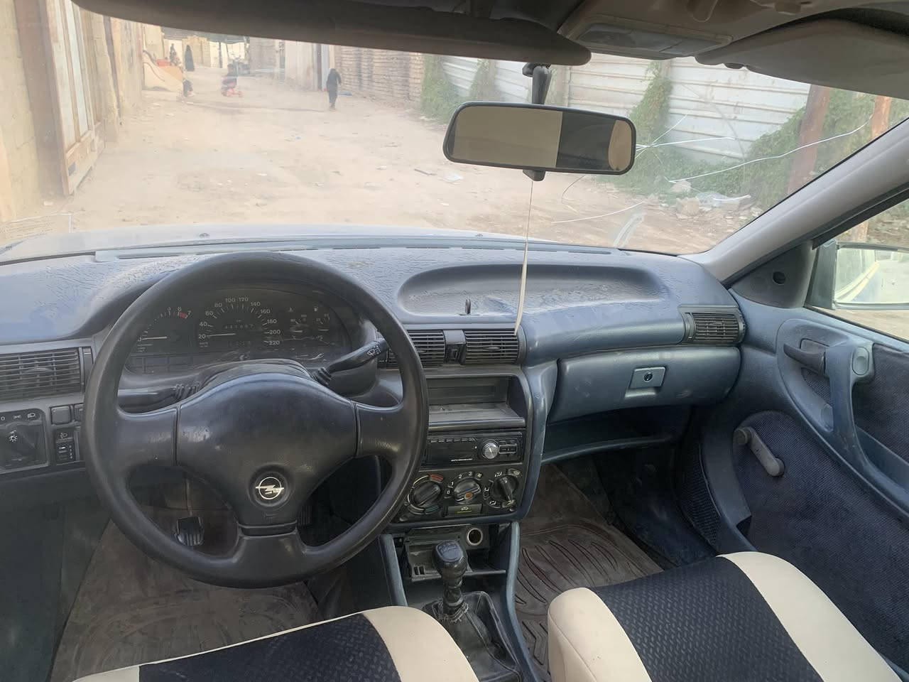 السلام عليكم اوبل استره موديل 92 رقم بابل محرك 1600 المحرك بي ضعف قليل اريد مراوس بشي احدث وانطي فرق 
السعر 25  مكاني حله ***********
