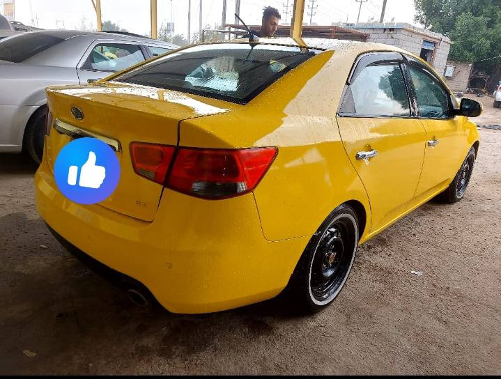 السلام عليكم
سيراتو موديل ١٢
 خليجي محرك ١٦٠٠
 امفوله بصمه تشغيل بصمه
 فتح البيبان شفط امرايات
 فتحه تبريد منضومه جديده
 تخم تايرات جدد
 كير ومكينه خير من الله 
ضربته جاملغ الايسر
 وطخه باب سايق والباب الخلفي بصيطه
السعر 95 
رقم الهاتف ***********
عنوان السياره ذي قار 
رقم السياره النجف الأشرف
