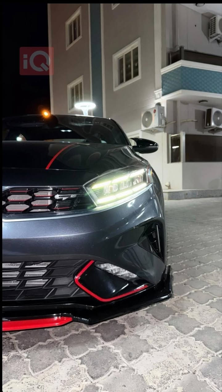 السلام عليكم ورحمة الله وبركاته
* كيا فورتي 2023
* فول مواصفات
* محرك 1600 تيربو
* كير DCT دبل كلج  7نمر
* ماشية (76)k m
🛑 * الحادث بابين فقط مبدلات من جهة السائق وخلف سائق 
* رقم السيارة بصرة
* المواصفات
🟣 بصمة تشغيل +ابوب وصندوق
🟣 تشغيل عن بعد

🟣شفتات ستيرن

🟣 شاشة كبيرة

🟣اندرويد اوتو

🟣 كاميرا دواره
وضعيات عدد 2

🟣 انضمة قيادة ( نورمال + سبورت + سمارت)

🟣فتحة سقف

🟣نظام سماعات هارمن كاردن 

🟣 شفتات ستيرن 

🟣 قيادة ذاتية 

🟣كشنات جلد حضن مطرز احمر مع علامة 

🟣كشن كهرباء حار +بارد

🟣 ويل حجم 18 

⭕ ملاحضة السيارة بيها هواي مواصفات

مكان السيارة البصرة
السعر 165 وبيها مجال بسيط
بيع او مرواس سيارة عالية
***********
